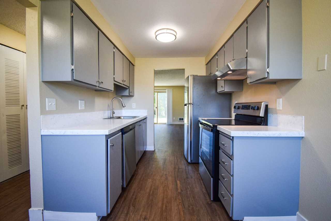 2389 Se 152nd Ave - Photo 2 of 16