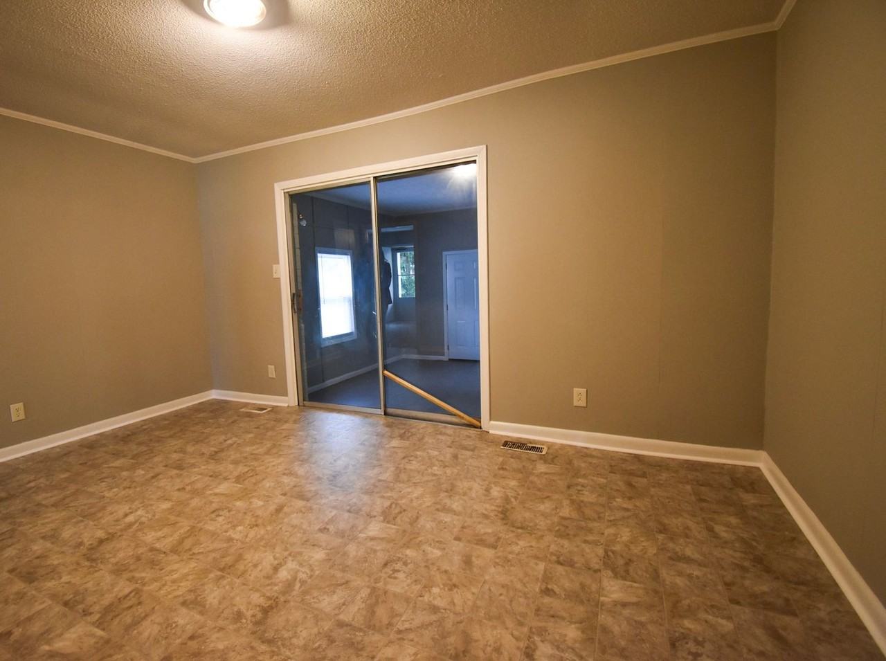5138 Longbranch Dr - Photo 3 of 18