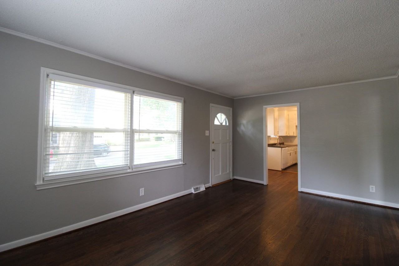 5316 W 50th St - Photo 3 of 10