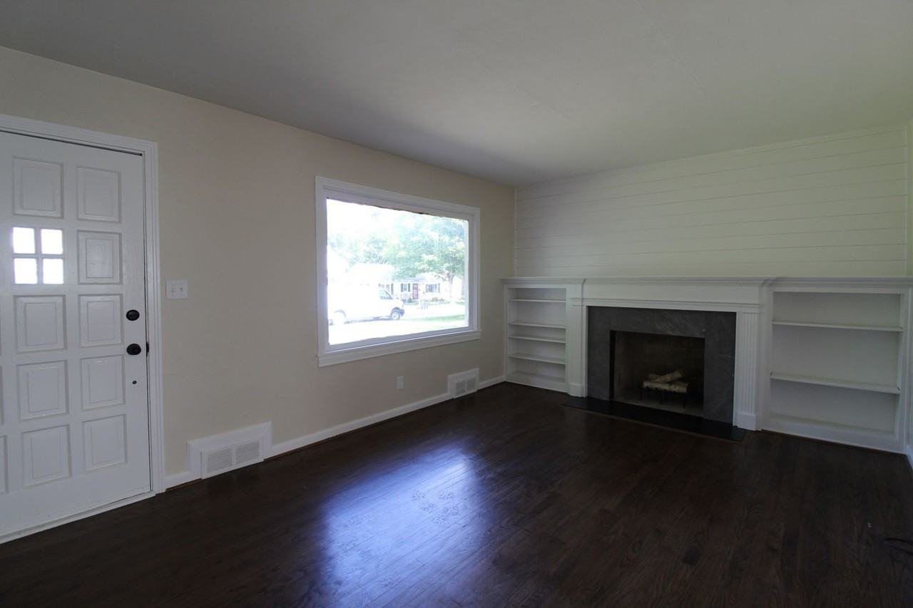 5529 Barkley St - Photo 3 of 14