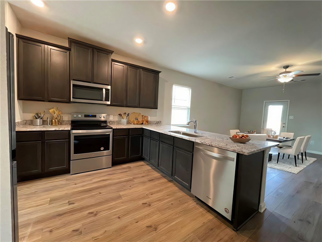 508 Republic Dr - Photo 3 of 19