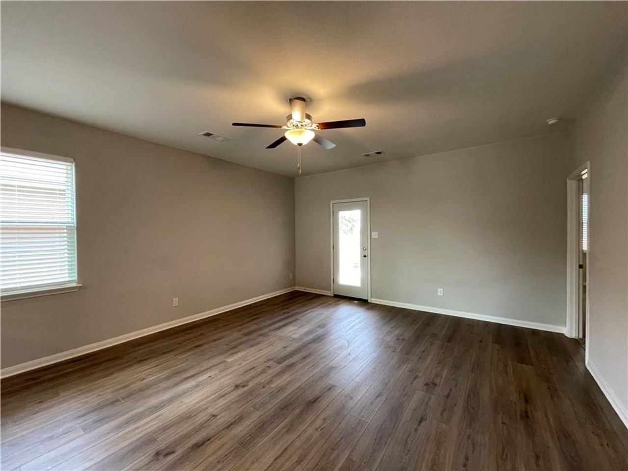 508 Republic Dr - Photo 7 of 19