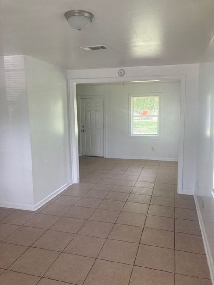 182 Orange Ct - Photo 4 of 12