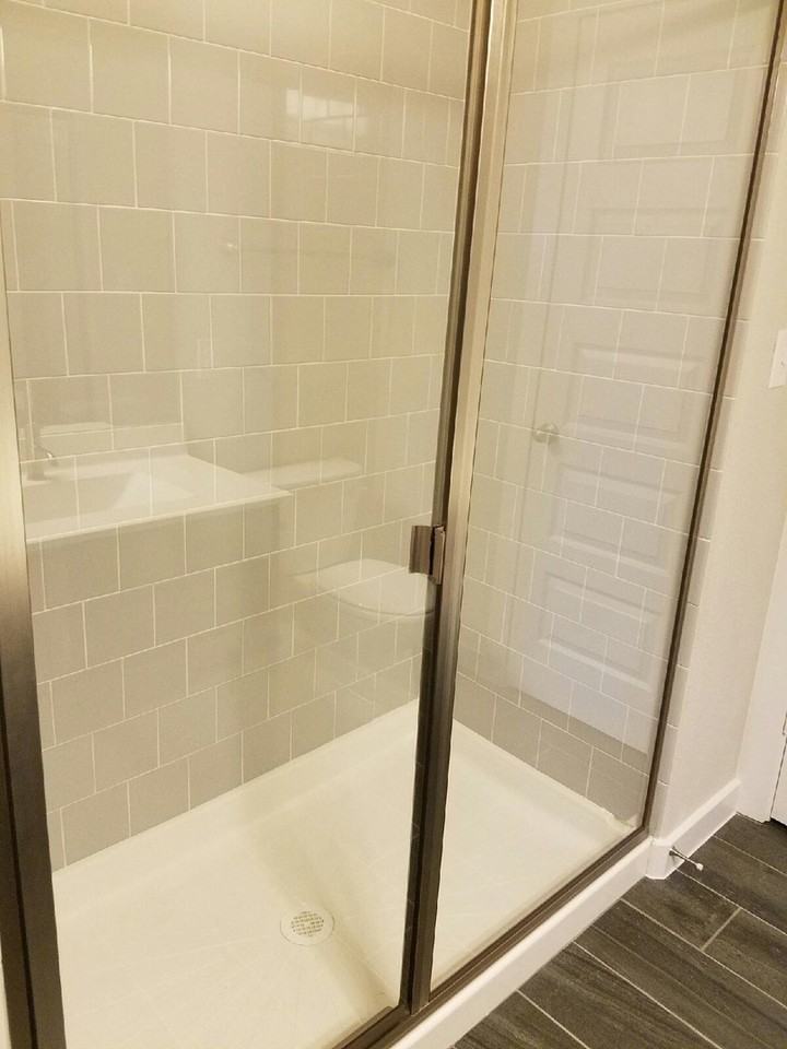 160 Lakeview Ct - Photo 7 of 10