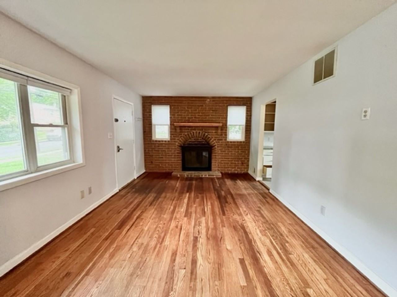 3700 Woodridge Ave - Photo 3 of 42