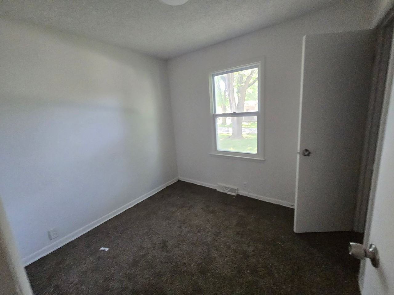 1800 Se Morrison St - Photo 6 of 9