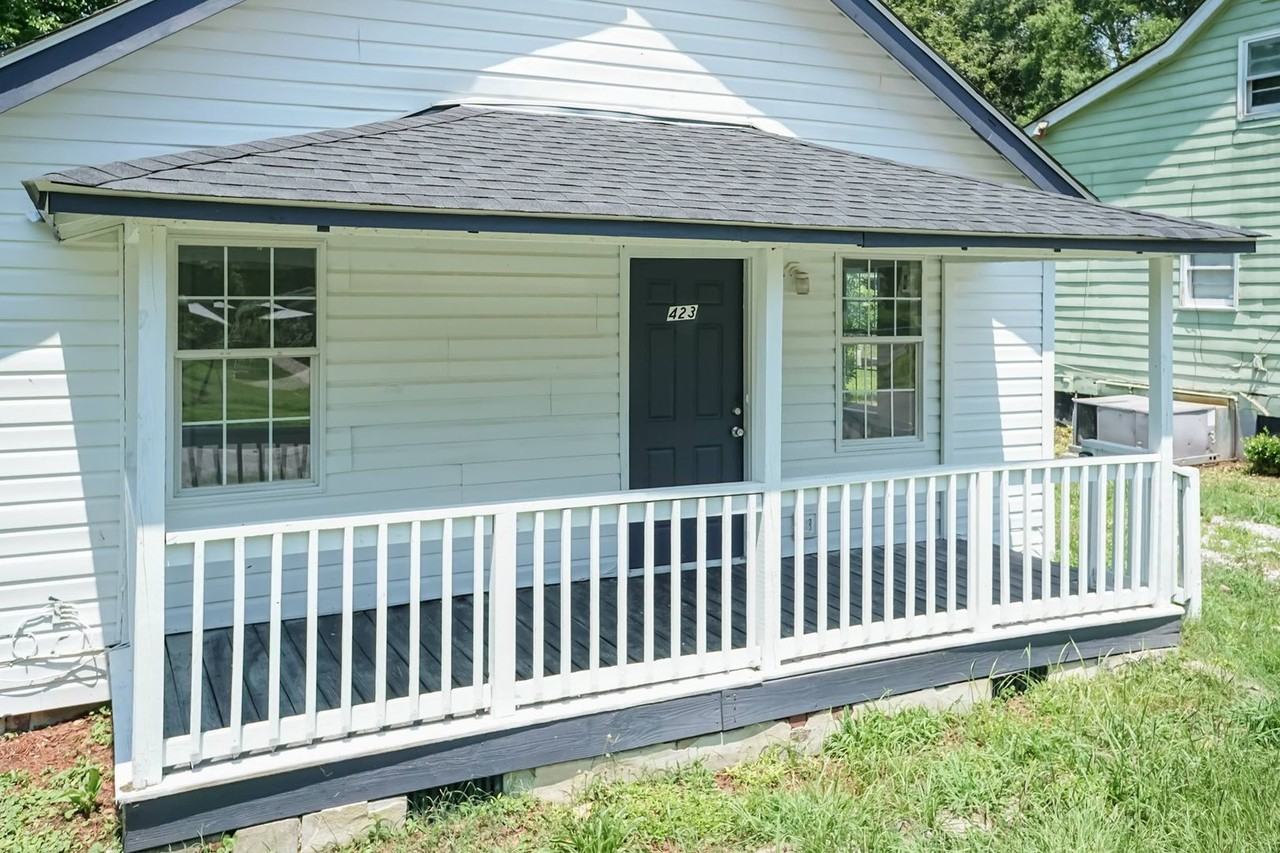 423 E Rockspring St - Photo 4 of 18