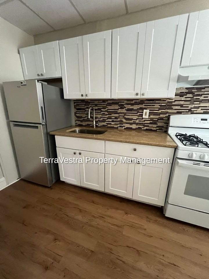 617 Newton Ave - Photo 2 of 14