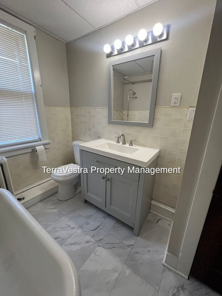 617 Newton Ave - Photo 3 of 14