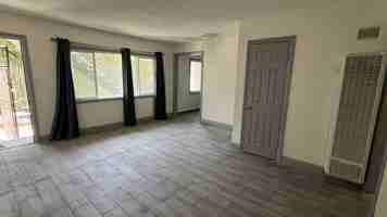 featured image of 10218 S Dixon Ave