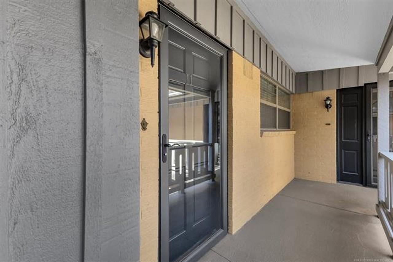 1107 E 45th Pl #11 - Photo 3 of 36