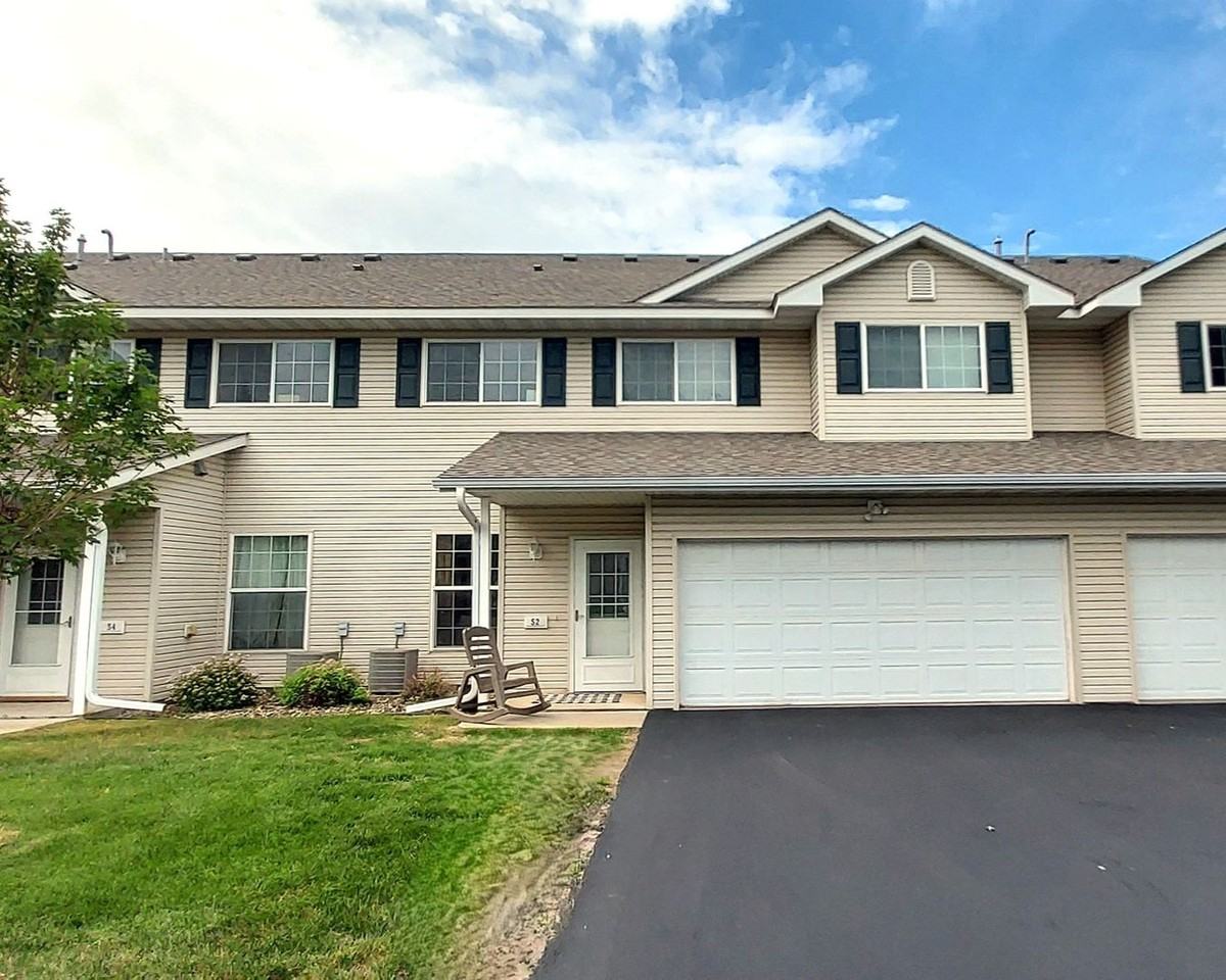 52 Bridgewater Trl - Photo 2 of 17