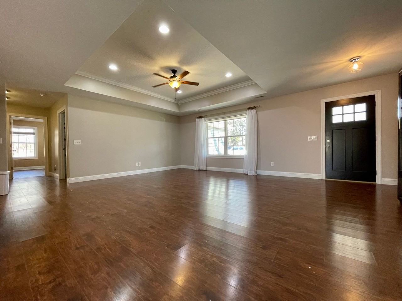 918 Whitecotton Dr - Photo 2 of 24