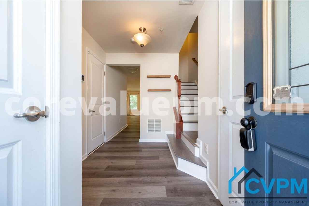 601 Fox River Hills Way - Photo 2 of 27