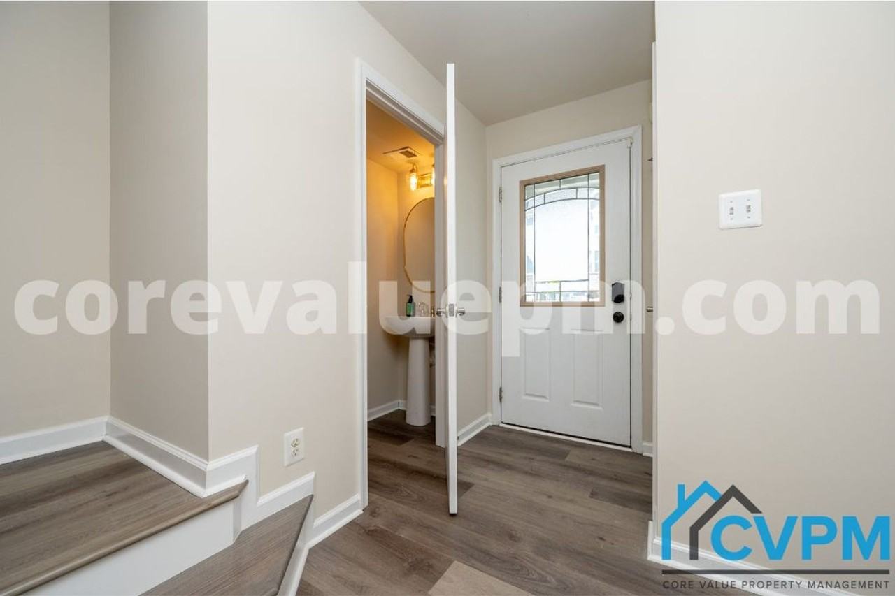 601 Fox River Hills Way - Photo 3 of 27