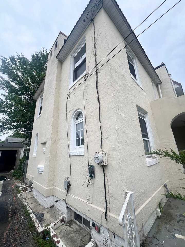 936 Parkside Ave - Photo 2 of 41