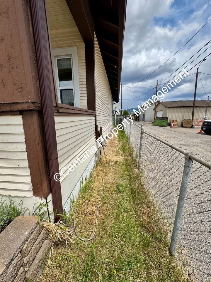 1130 Missouri Ave - Photo 4 of 29