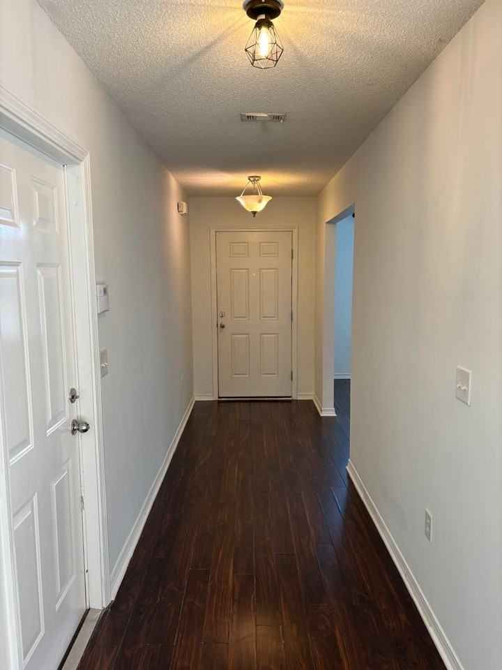 2423 Flintstone Dr - Photo 2 of 19