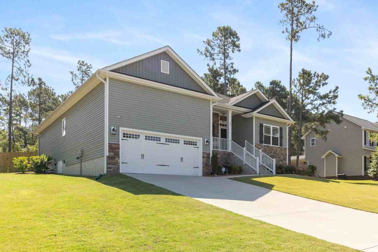 35 Season Dr - Photo 2 of 39