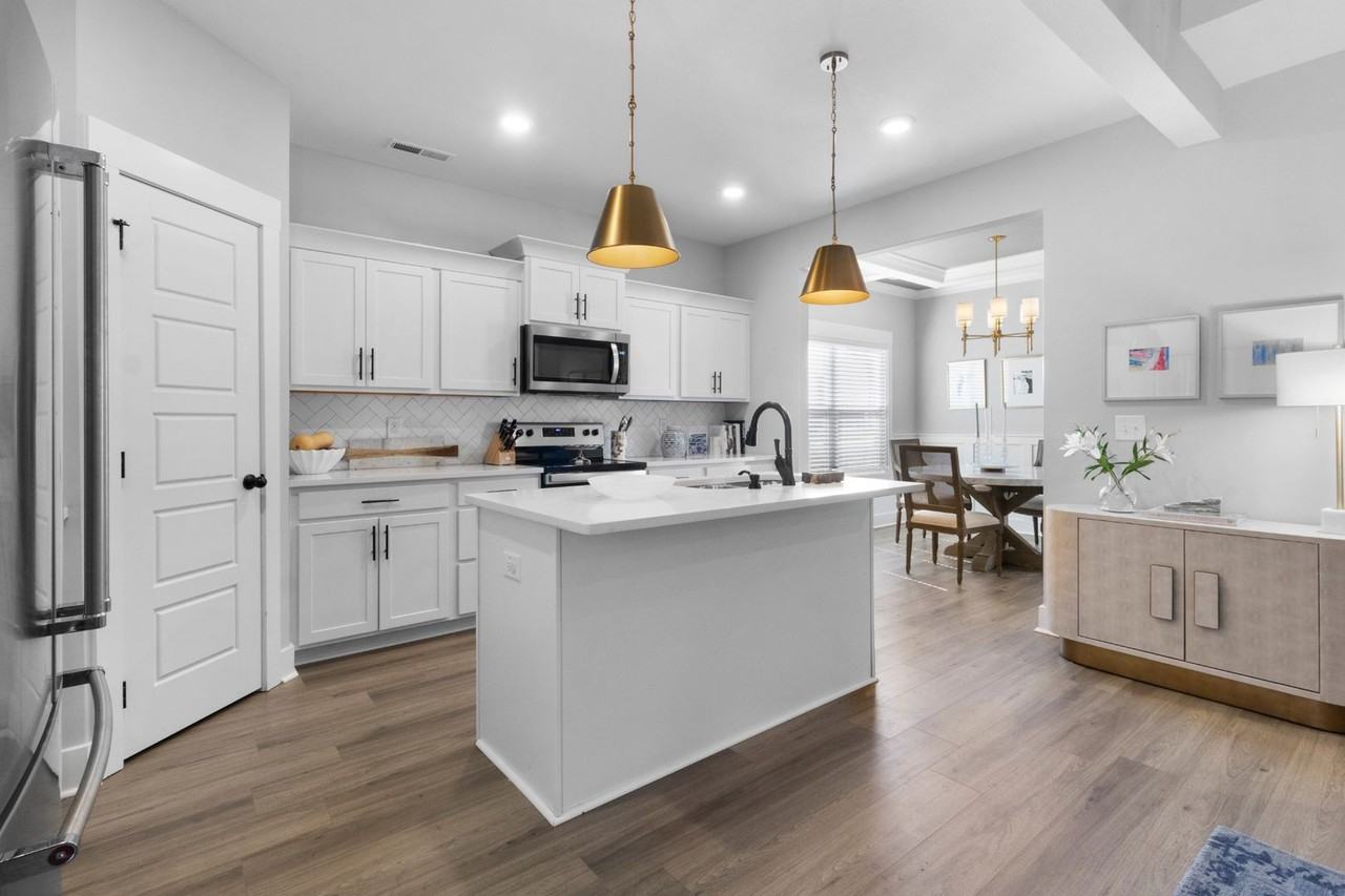 1132 Chagford Dr - Photo 2 of 39