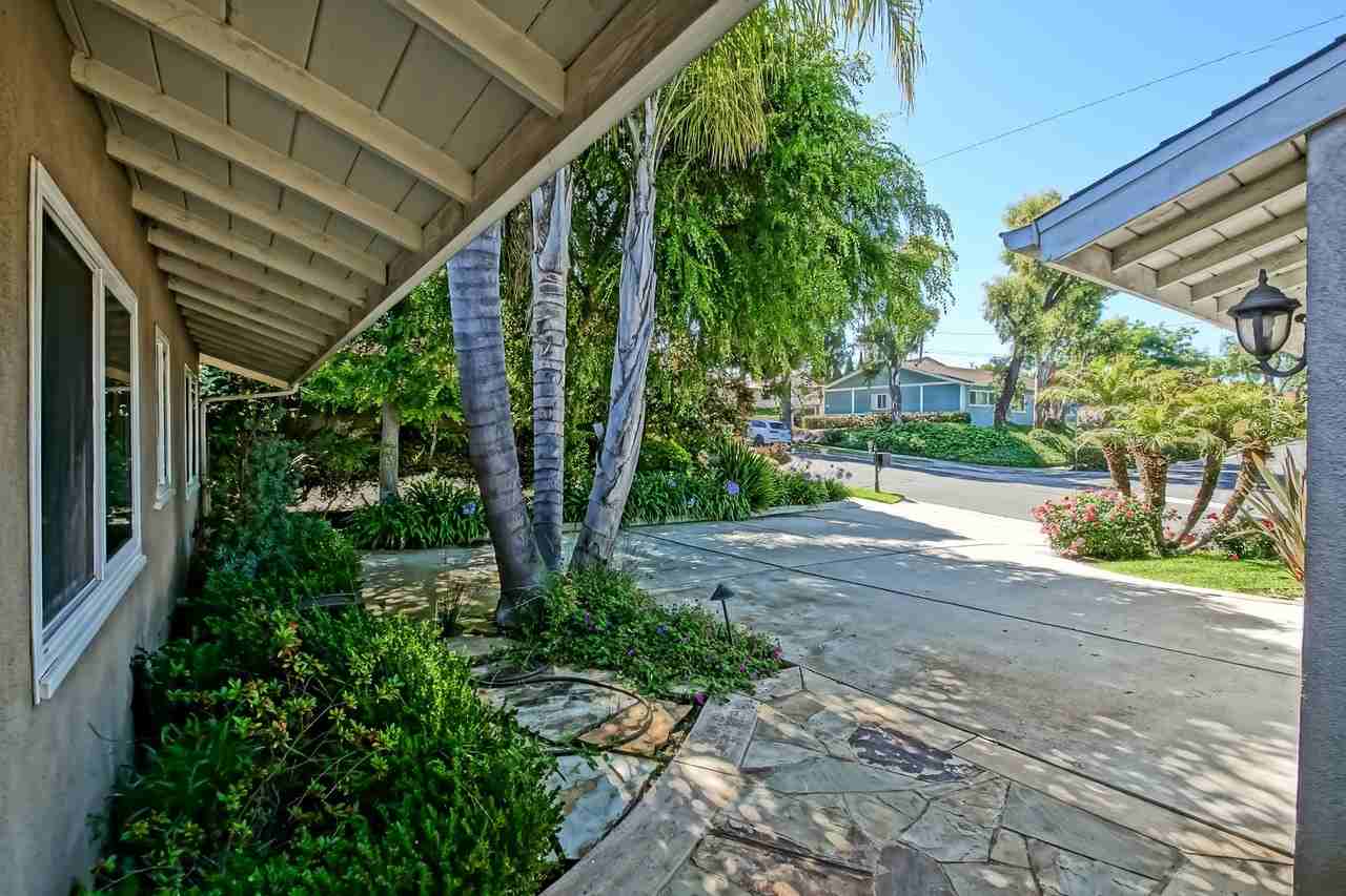 6263 Monero Dr - Photo 3 of 25