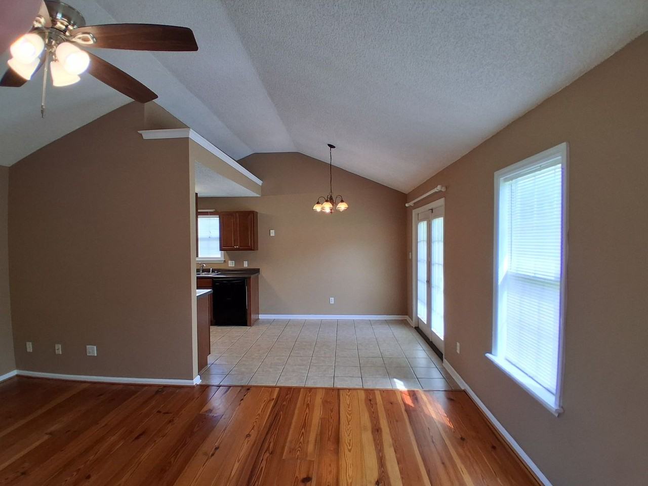 3771 Ridgemere Dr - Photo 5 of 13