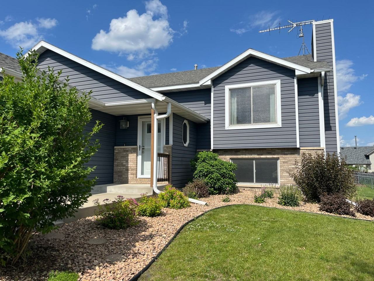 5918 Shetland Dr Nw - Photo 2 of 50