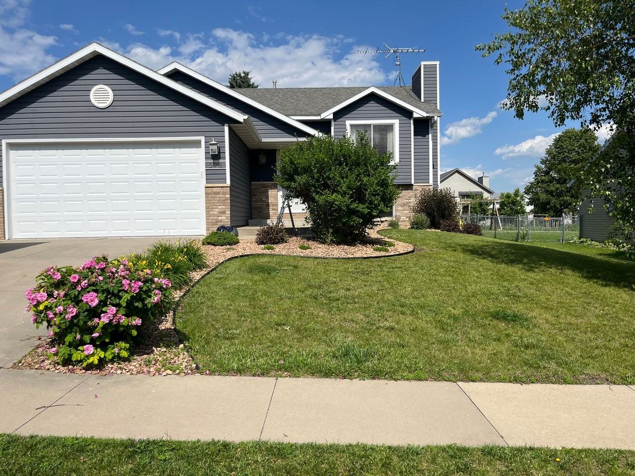 5918 Shetland Dr Nw - Photo 3 of 50