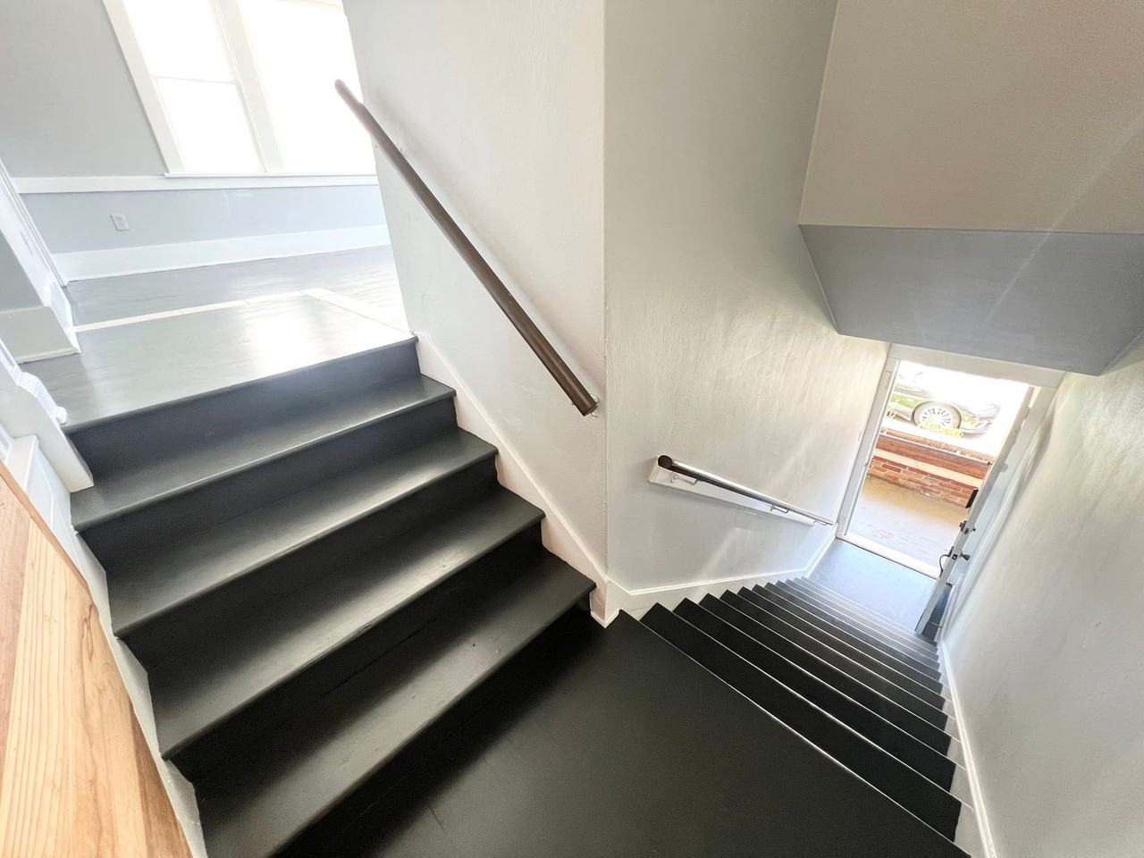 23 N Alboni Pl - Photo 3 of 21