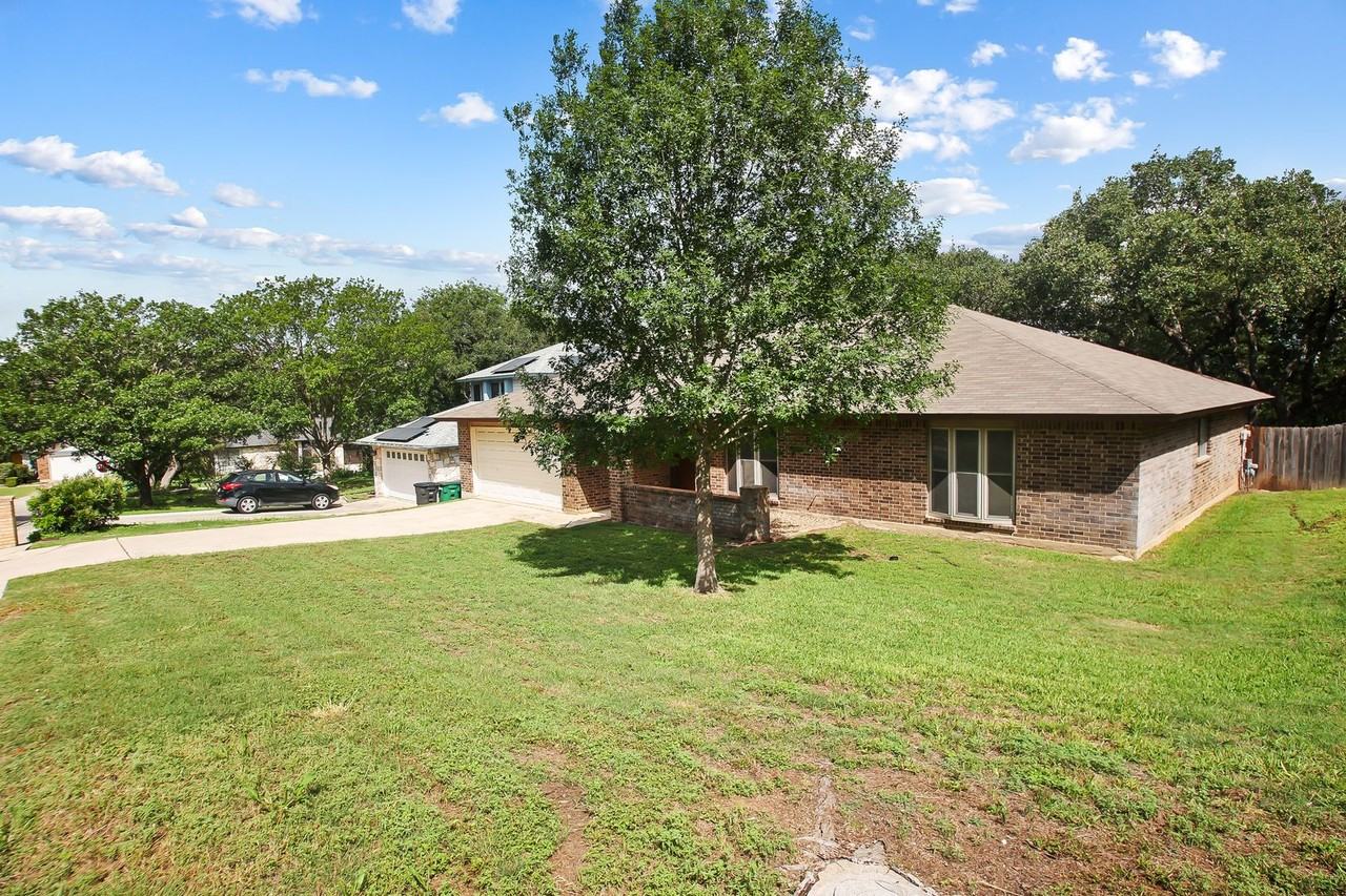 14107 Kint Circle St - Photo 3 of 30