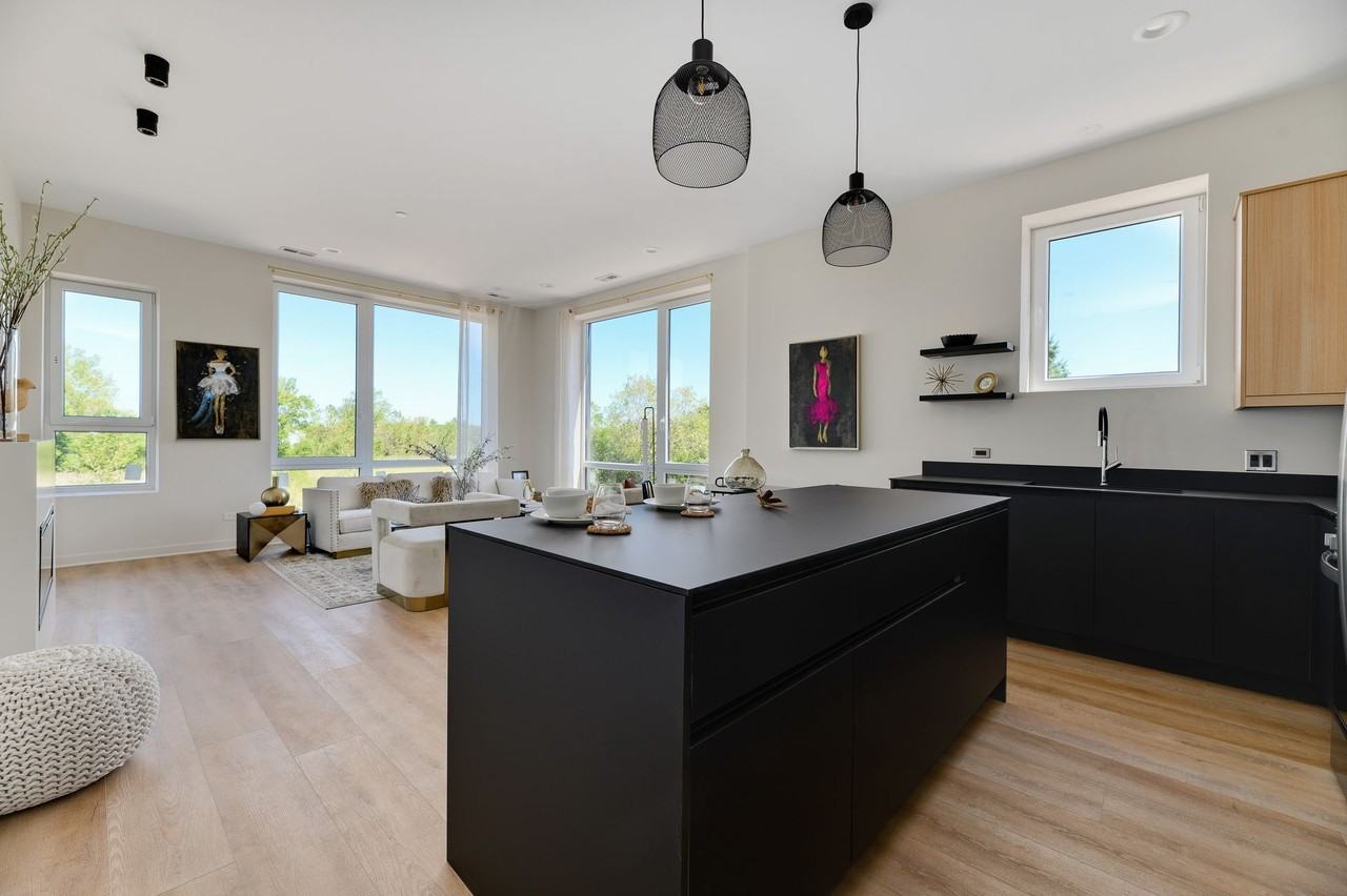 Lakeland Lofts Apartments - Photo 2 of 19