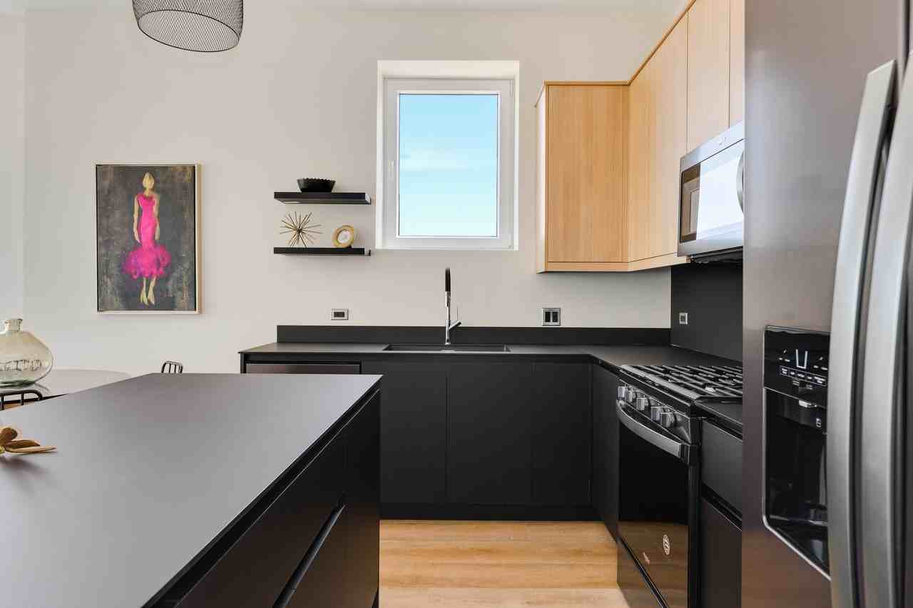 Lakeland Lofts Apartments - Photo 3 of 19