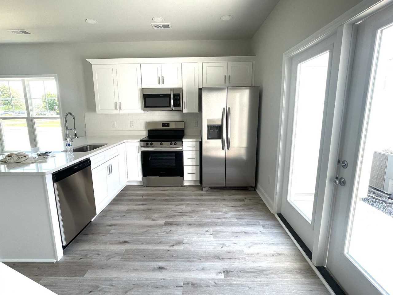 1950 Parish Way - Photo 2 of 23