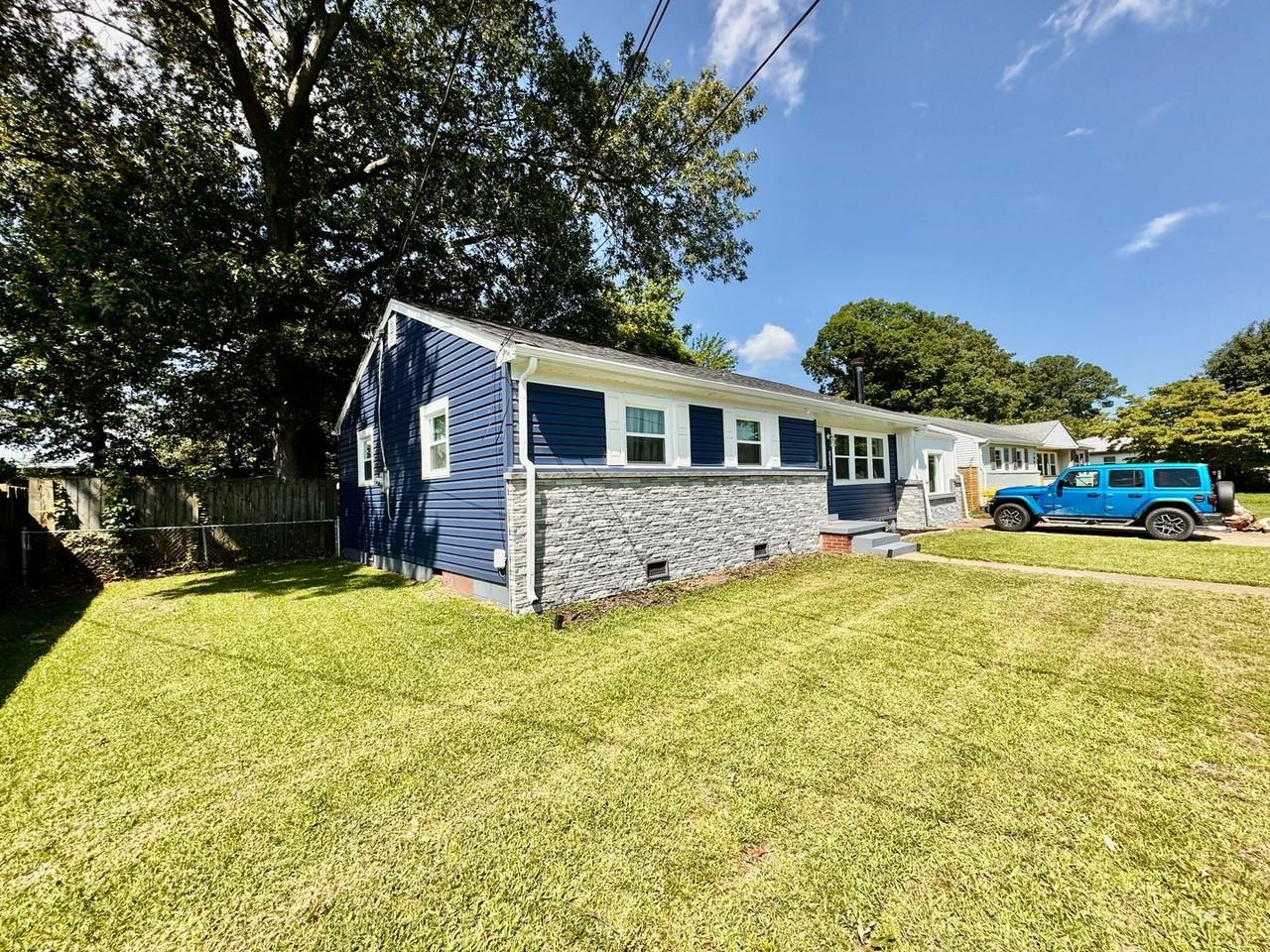 1811 Brookwood Rd - Photo 2 of 20