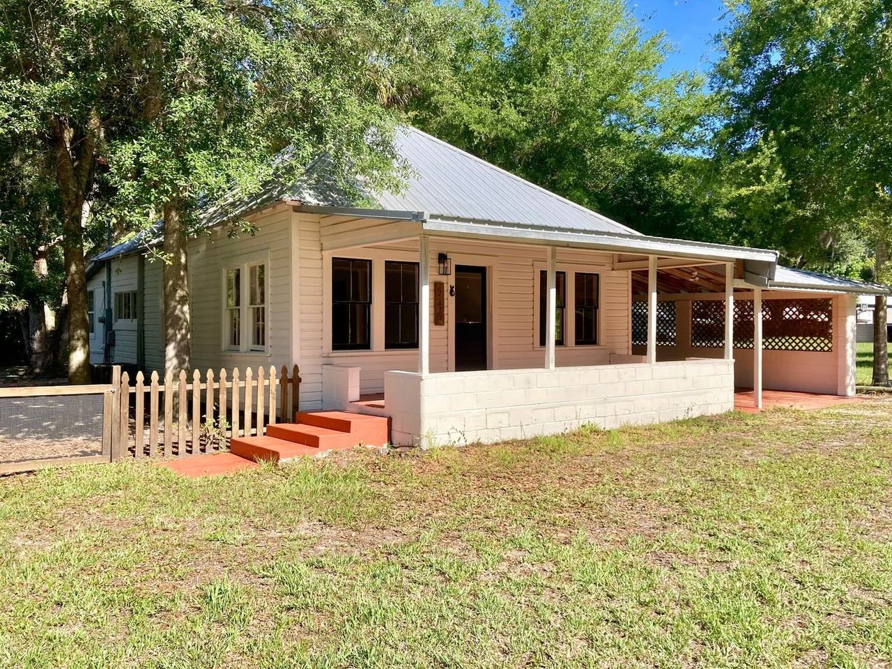 940 Ne 5th Ave - Photo 3 of 30