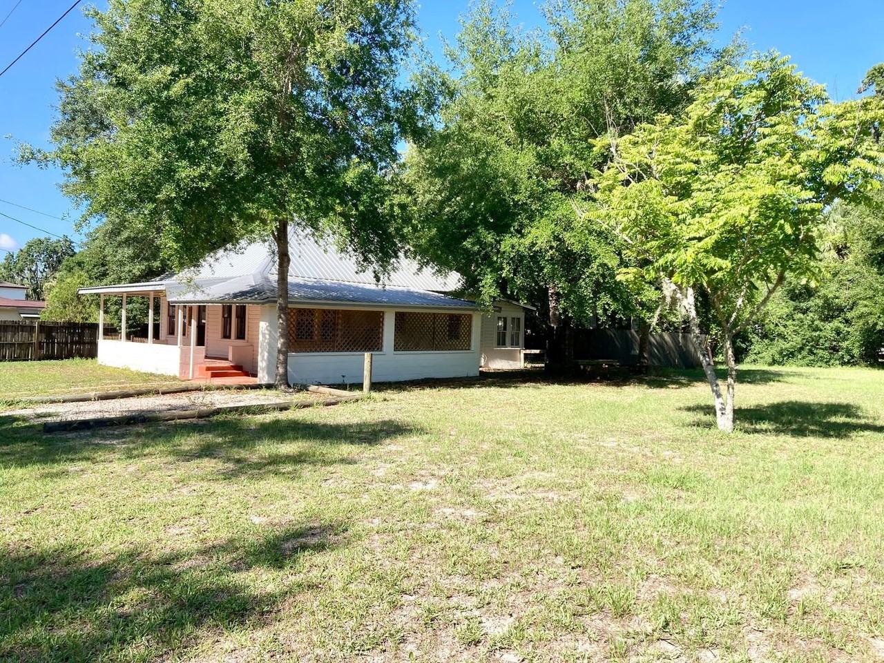 940 Ne 5th Ave - Photo 4 of 30