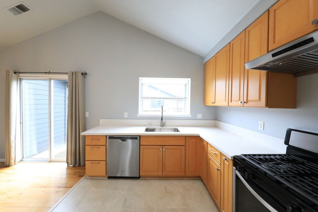 3110 Bonanza St - Photo 6 of 19