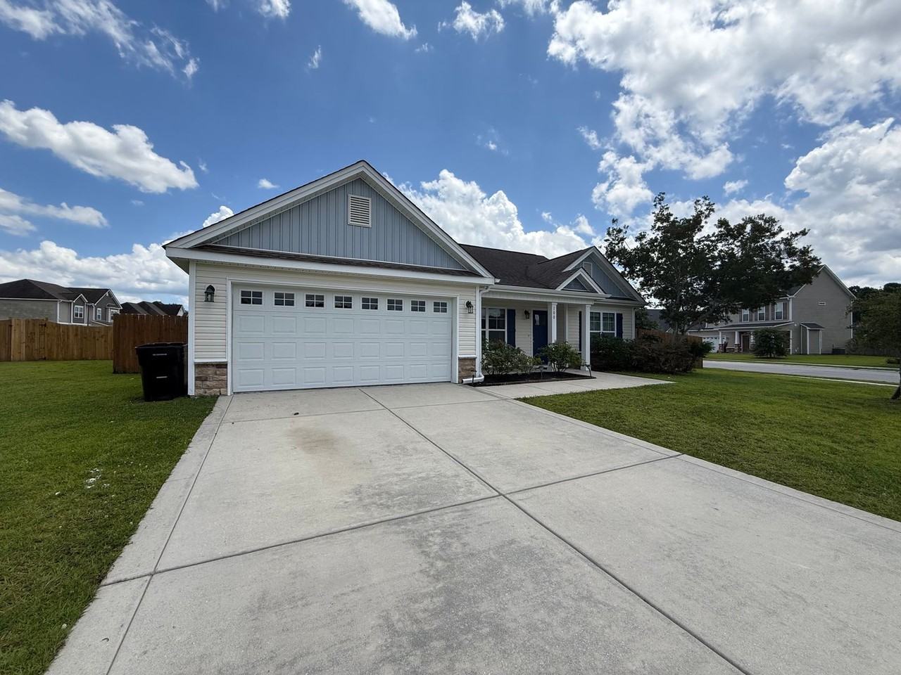 100 Stonewater Ln - Photo 2 of 32