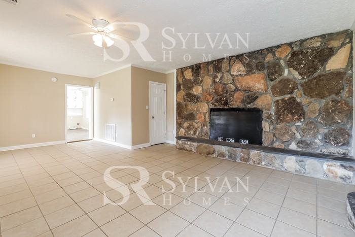 364 Major Rd - Photo 2 of 15