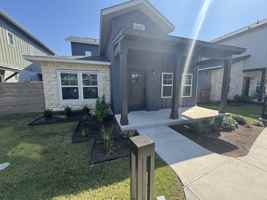 featured image of Gruene Vineyard Crossing & Gruene Ests