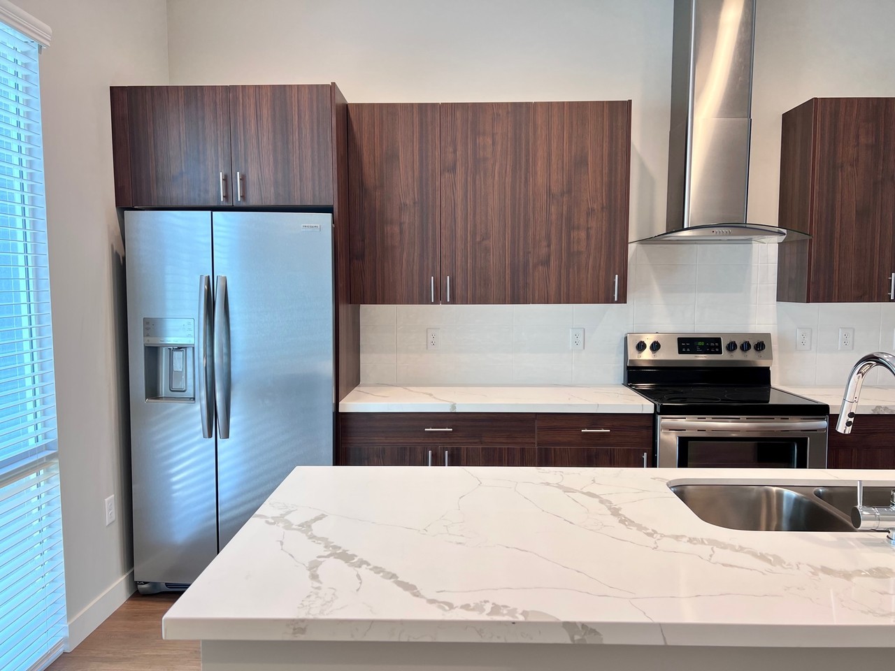 915 E Missouri Ave #6 - Photo 7 of 50