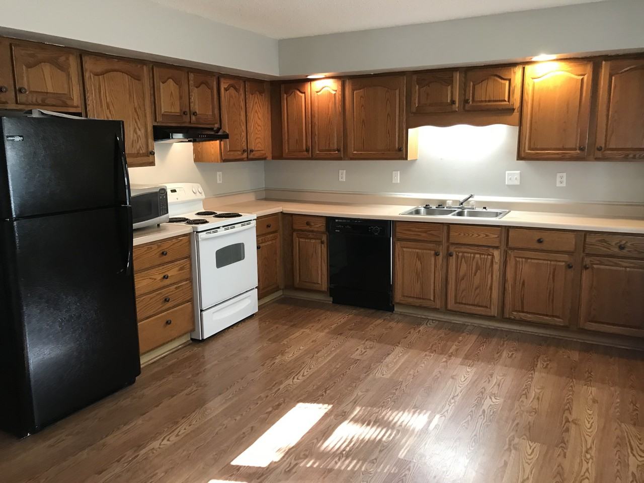 4733 Apple Tree Ln #4733 - Photo 3 of 9