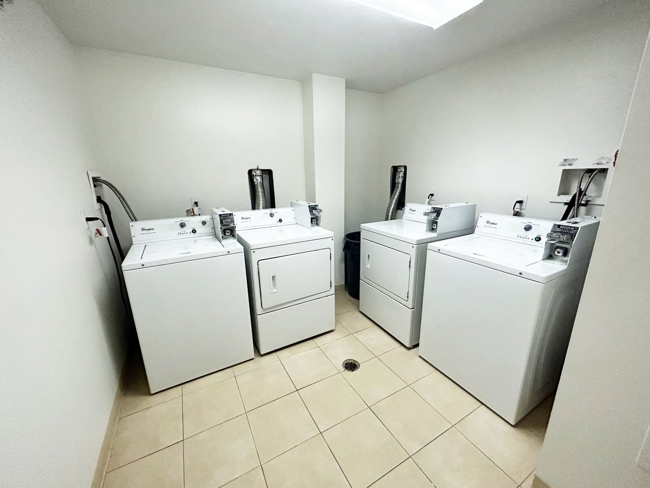 404 Whiting Ave #204 - Photo 7 of 12