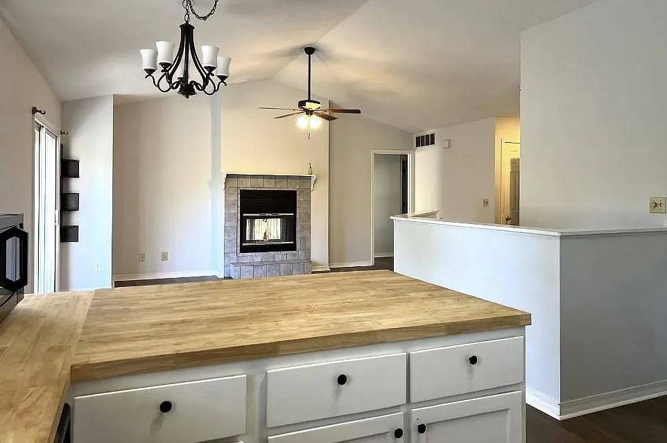 821 W Rosewood Dr #NA - Photo 2 of 17