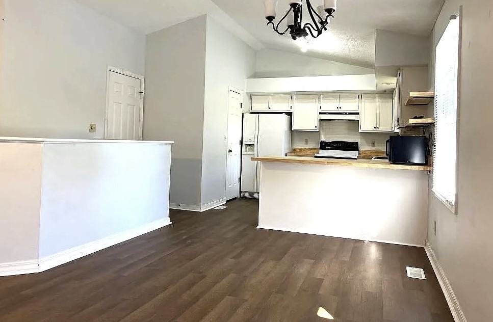 821 W Rosewood Dr #NA - Photo 3 of 17
