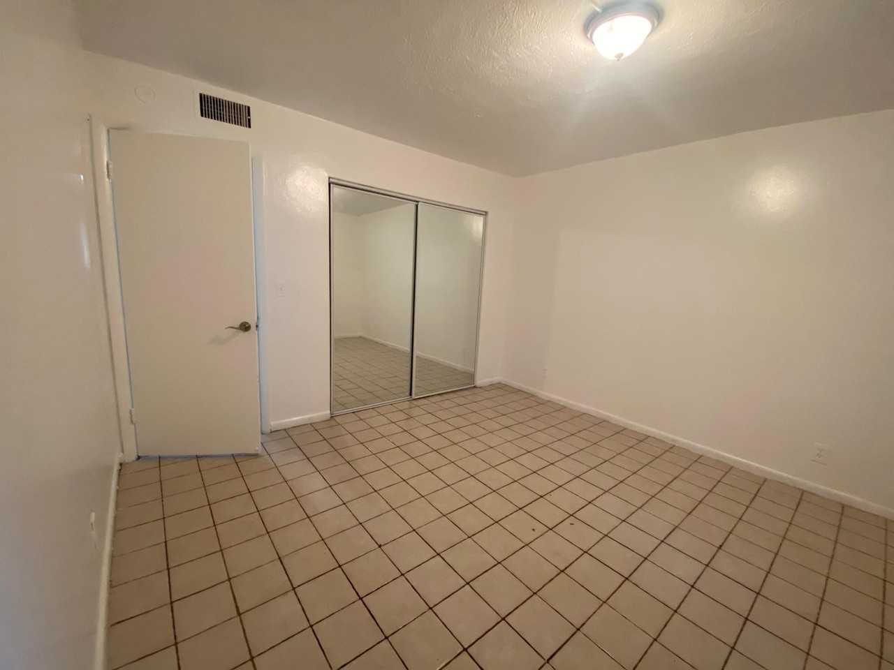 2309 Se 3rd St #204 - Photo 2 of 39