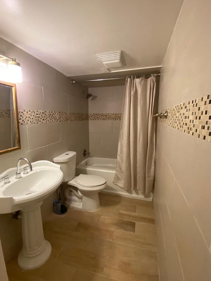 2309 Se 3rd St #204 - Photo 4 of 39