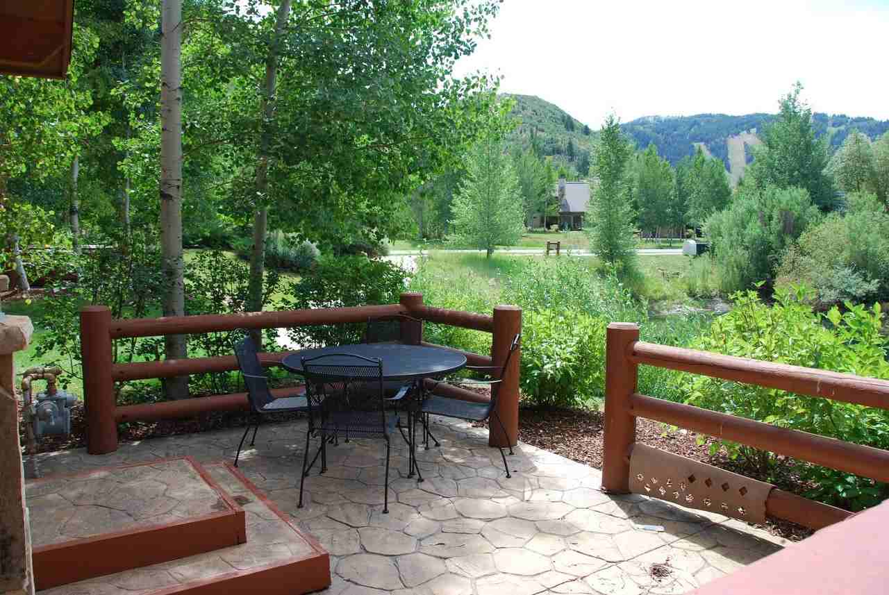 2410 Deer Lake Dr #NA - Photo 5 of 13