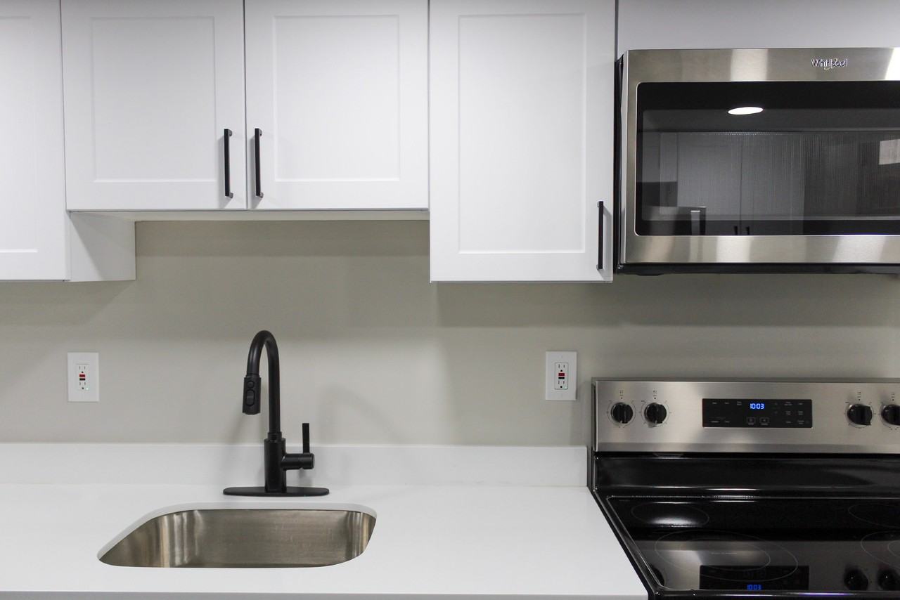 Campus Apartments - Photo 5 of 31