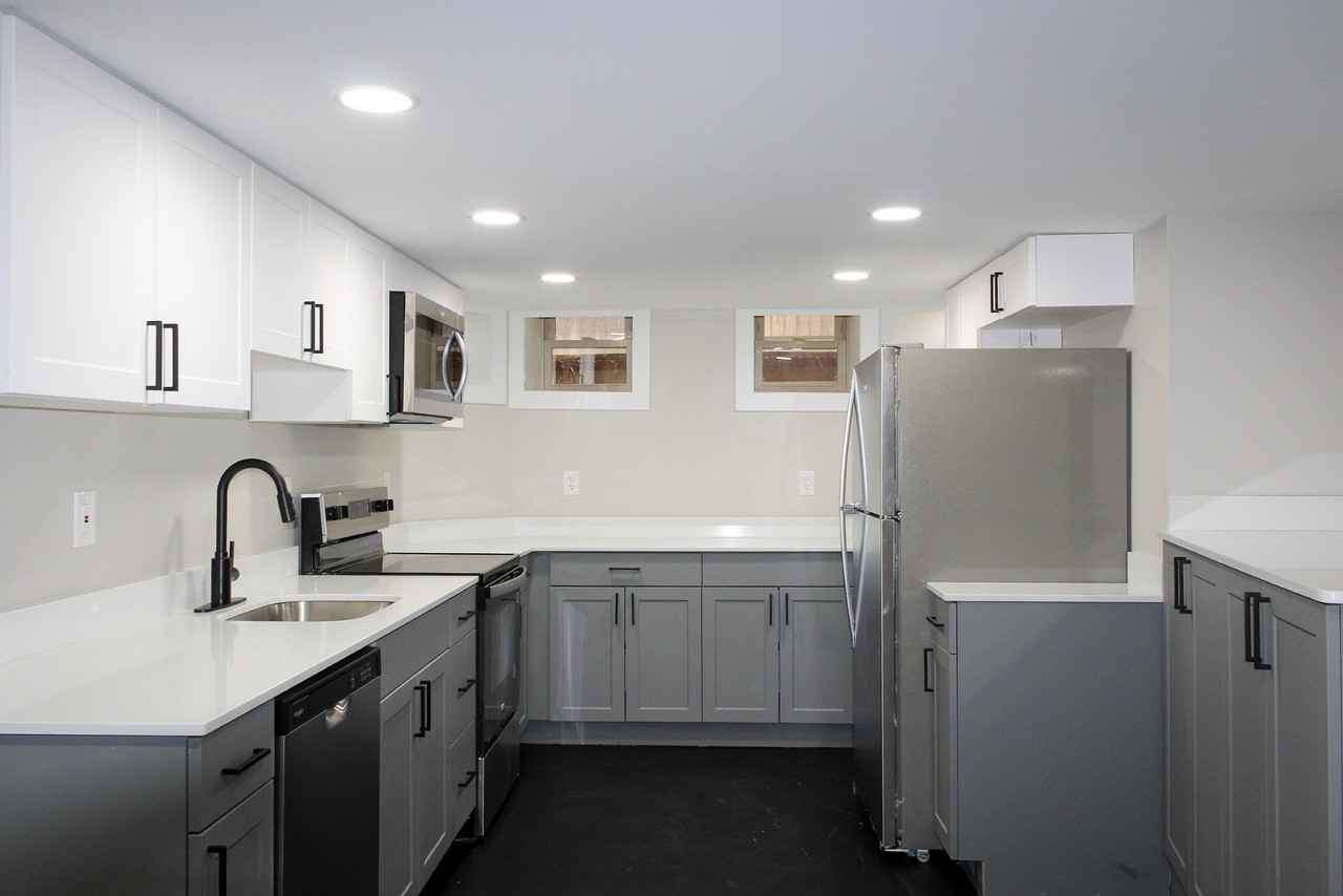 Campus Apartments - Photo 7 of 31